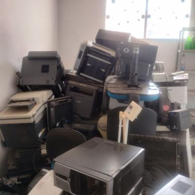 LOTE CONTENDO MATERIAIS DE INFORMÁTICA E ELETROELETRÔNICOS NO ESTADO EM QUE SE ENCONTRA.