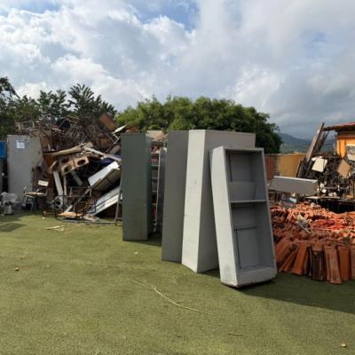 LOTE CONTENDO MOBILIÁRIOS E MATERIAIS DE INFORMÁTICA, NO ESTADO EM QUE SE ENCONTRA.