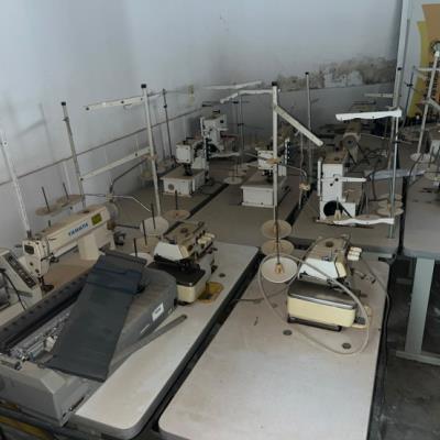 LOTE CONTENDO MÁQUINAS DE COSTURA, SENDO APROX. 12 UNIDADES, NO ESTADO EM QUE SE ENCONTRA.