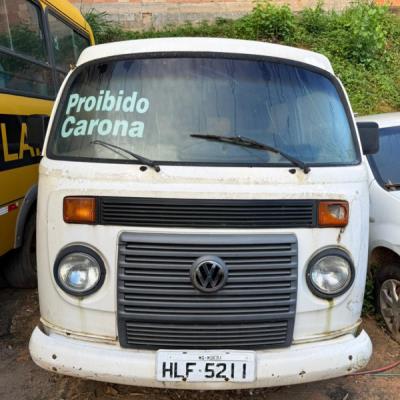CAMIONETA, VW/KOMBI, BRANCA, 2010/2011, ALCOOL/GASOLINA, 09 LUGARES, CHASSI: 9BWMF07X1BP017554, RENAVAM: 00282803670, NO ESTADO EM QUE SE ENCONTRA.
