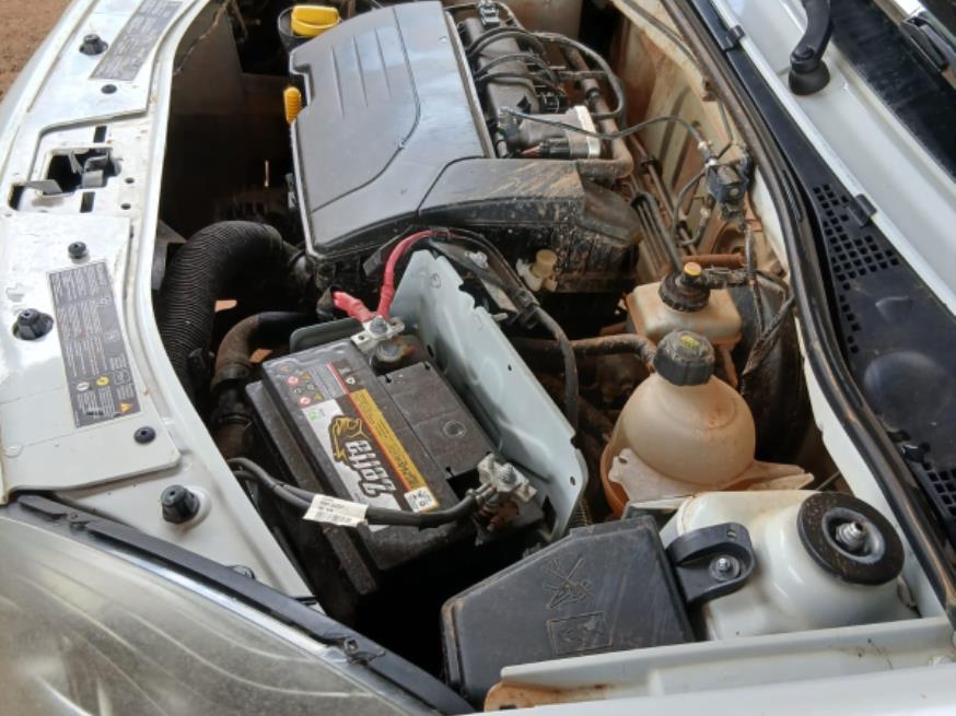 Foto ilustrativa 6 - PASSAGEIRO AUTOMOVEL, RENAULT/SANDERO AUT1016V, BRANCA, ALCOOL/GASOLINA, 2013/2014, CHASSI: 93YBSR6RHEJ775120, RENAVAM: , NO ESTADO EM QUE SE ENCONTRA.