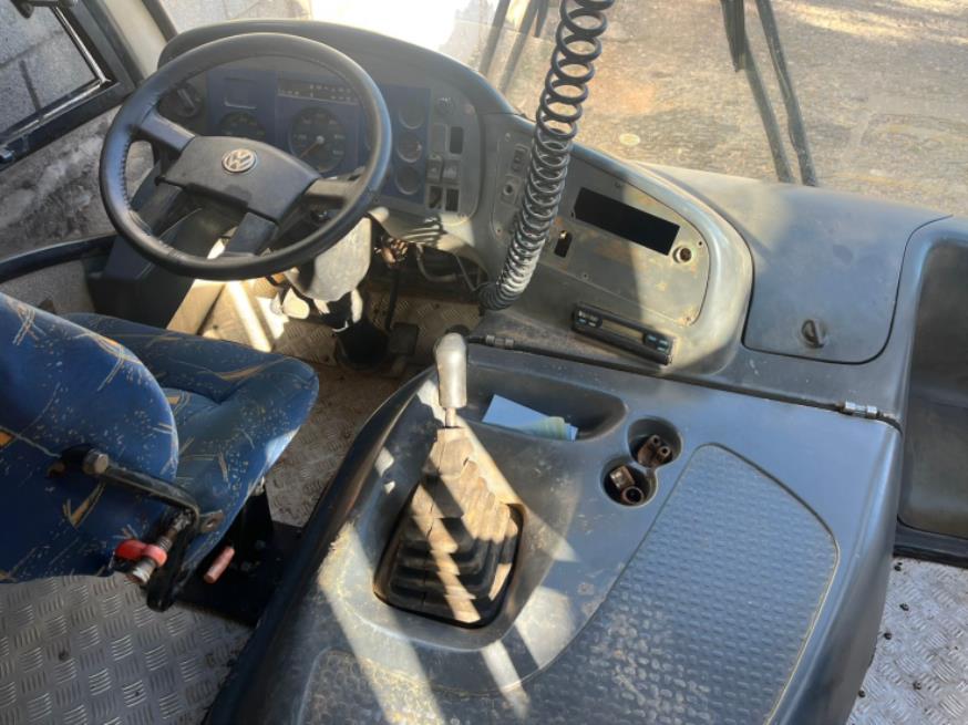 Foto ilustrativa 3 - PAS/ONIBUS, VW/8150NEOBUS THUNDERBOY, BRANCA, 2003/2004, DIESEL, CHASSI: 9BWFD52R84R400189, RENAVAM: 00812270320, NO ESTADO EM QUE SE ENCONTRA.