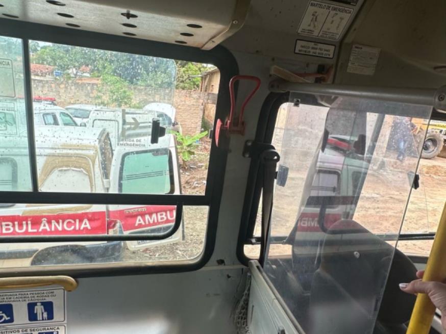Foto ilustrativa 3 - PASSAGEIRO ONIBUS, IVECO/CITYCLASS 70C17, DIESEL, AMARELA, 2013/2014, CHASSI: …54702, NO ESTADO EM QUE SE ENCONTRA.