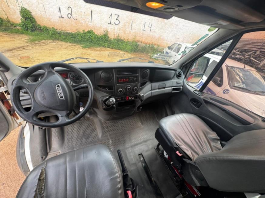 Foto ilustrativa 5 - CAMINHAO, IVECO/DAILY AUTOMAR AMB, BRANCA, 2017/2018, DIESEL, RENAVAM: 01131469728, CHASSI: 93ZK42C01J8474230, NO ESTADO EM QUE SE ENCONTRA.