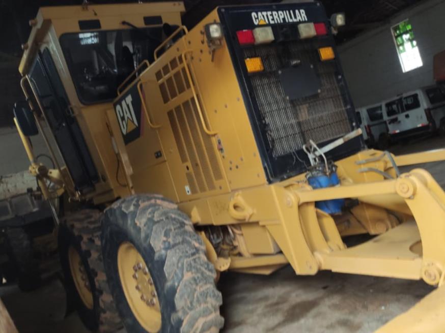Foto ilustrativa 3 - MOTONIVELADORA CATERPILLAR, 120K, AMARELA, ANO 2014, Nº DE IDENT: CAT0120KLJAP05863, NO ESTADO EM QUE SE ENCONTRA.