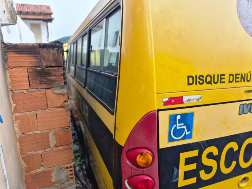 Foto ilustrativa 9 - PAS/ONIBUS, IVECO/CITYCLASS 70C17, AMARELA, DIESEL, 2012/2013, CHASSI: 93ZL68C01D8442553, RENAVAM: 00480282862, NO ESTADO EM QUE SE ENCONTRA.