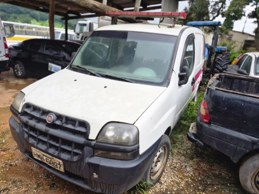 Foto ilustrativa 11 - ESP/CAMINHONETE/AMBULANC, FIAT/DOBLO RONTAN AMB2, BRANCA, ALC/GASOL, 2009/2009, CHASSI: 9BD22315592015671, RENAVAM: 148707270, NO ESTADO EM QUE SE ENCONTRA.