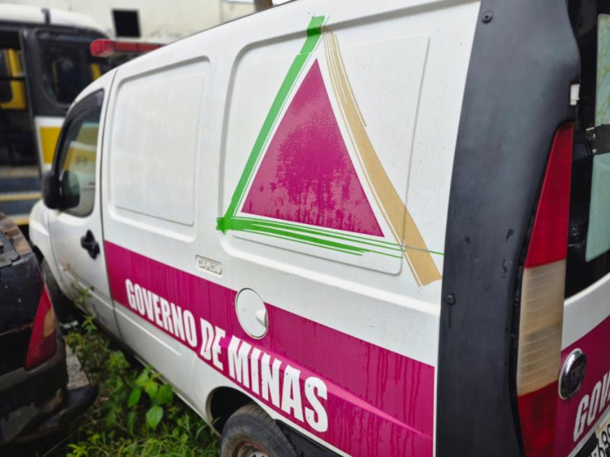Foto ilustrativa 5 - ESP/CAMINHONETE/AMBULANC, FIAT/DOBLO RONTAN AMB2, BRANCA, ALC/GASOL, 2009/2009, CHASSI: 9BD22315592015671, RENAVAM: 148707270, NO ESTADO EM QUE SE ENCONTRA.