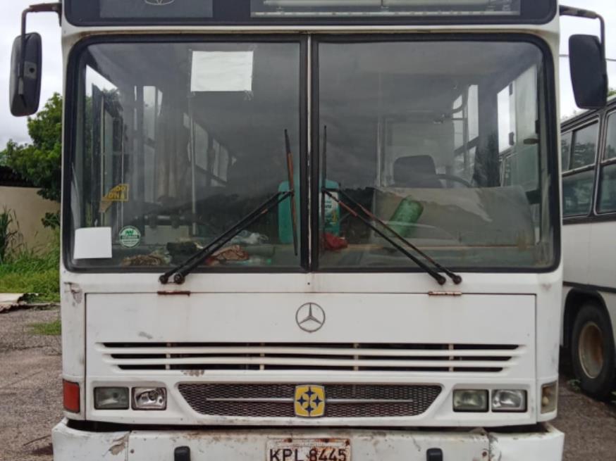 Foto ilustrativa 1 - ONIBUS, M.BENZ/OF 1620, BRANCA, 1995/1995, DIESEL, CHASSI: 9BM384087SB069979, RENAVAM: 642140014, NO ESTADO EM QUE SE ENCONTRA.