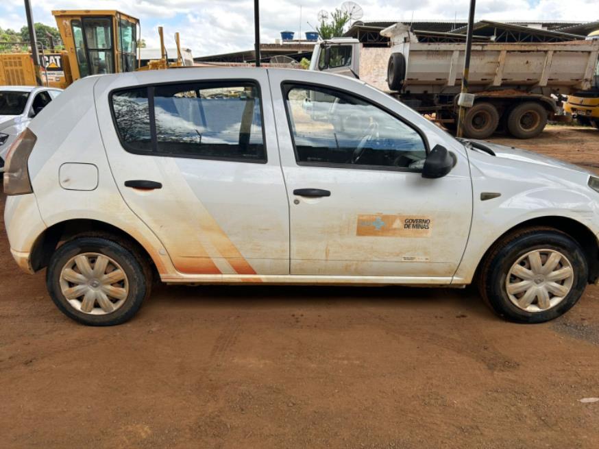 Foto ilustrativa 5 - PASSAGEIRO AUTOMOVEL, RENAULT/SANDERO AUT1016V, BRANCA, ALCOOL/GASOLINA, 2013/2014, CHASSI: 93YBSR6RHEJ775120, RENAVAM: , NO ESTADO EM QUE SE ENCONTRA.