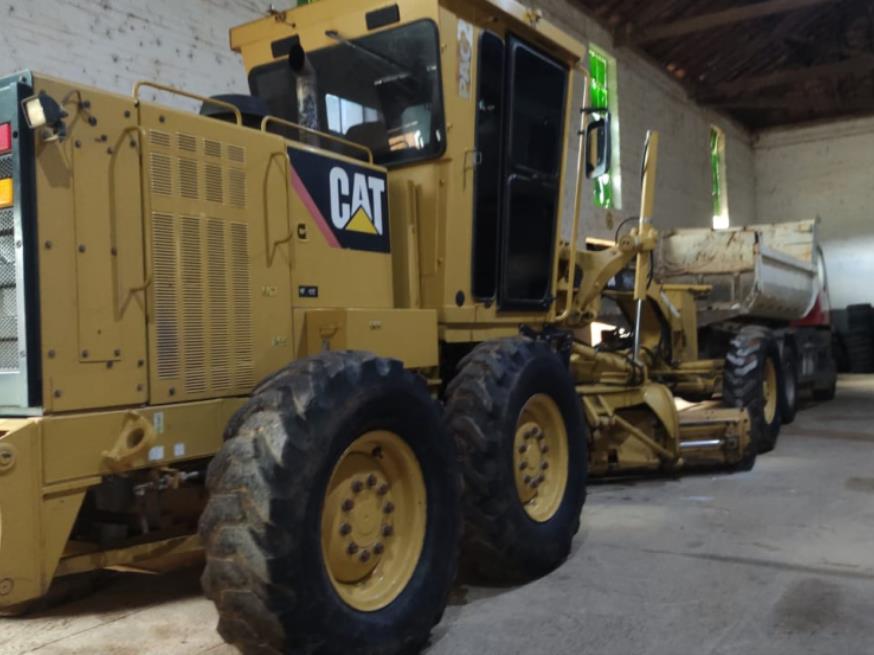 Foto ilustrativa 2 - MOTONIVELADORA CATERPILLAR, 120K, AMARELA, ANO 2014, Nº DE IDENT: CAT0120KLJAP05863, NO ESTADO EM QUE SE ENCONTRA.