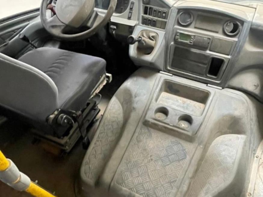 Foto ilustrativa 2 - PASSAGEIRO / ONIBUS MPOLO/VOLARE V8L 4X4 EO, 2013/2014, DIESEL, AMARELA, PLACA OVK – 0G75, RENAVAM: 00656235160, CHASSI: 93PB58M1MEC048540, NO ESTADO EM QUE SE ENCONTRA.