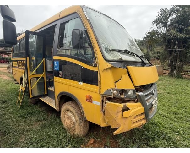 Foto de ONIBUS MPOLO/VOLARE V8L 4X4 EO, DIESEL, AMARELA, 2013/2014, CHASSI: 93PB58M1MEC050592, RENAVAM: 00995803790, NO ESTADO EM QUE SE ENCONTRA.
