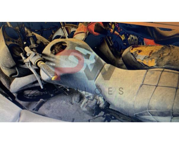 Foto de PASSAGEIRO / I / SHINERAY XY 150 5 / Placa: OWK6775 / UF: MG / Município: Juiz de Fora / Ano fabricação: 2013 / Ano modelo: 2013 / Cor: PRATA / Chassi: LXYPCKL09D0412841 / Motor: 162FMJ-3DA101478 / RENAVAM: 00594553350