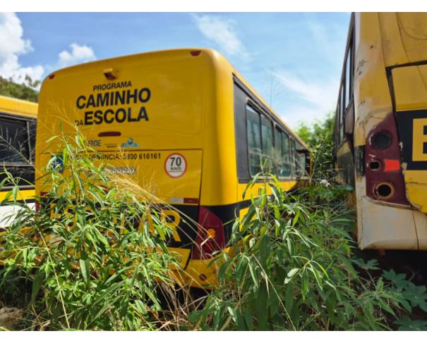 Foto de ONIBUS IVECO/SENIORCLASS 150SE, DIESEL, AMARELA, 2016/2017, CHASSI: 93ZA01LF0H8931408, RENAVAM: 01114099942, NO ESTADO EM QUE SE ENCONTRA.