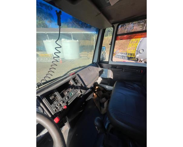 Foto de CAMINHAO FORD/CARGO 1317 E, DIESEL, BRANCA, 2008/2009, NO ESTADO EM QUE SE ENCONTRA.