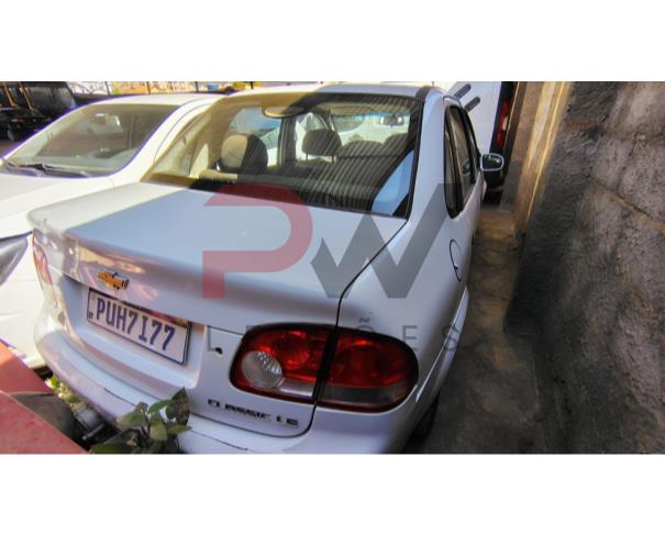 Foto de I/CHEVROLET CLASSIC LS, ALCOOL/GASOLINA, BRANCA, 2014/2015, CHASSI: 8AGSU19F0FR105635, RENAVAM: 1015215422, NO ESTADO EM QUE SE ENCONTRA.