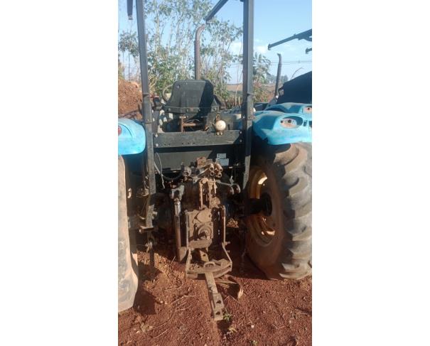 Foto de TRATOR AGRÍCOLA LS PLUS 80, 4X4, ANO 2015, SÉRIE: CML 1000001186, CHASSI: 9BLP08001FG000013, NO ESTADO EM QUE SE ENCONTRA.