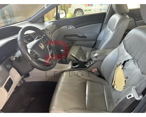 Foto de AUTOMOVEL HONDA/CIVIC LXS, ALCOOL/GASOLINA, PRATA, 2013/2014, CHASSI: ...02009, NO ESTADO EM QUE SE ENCONTRA.