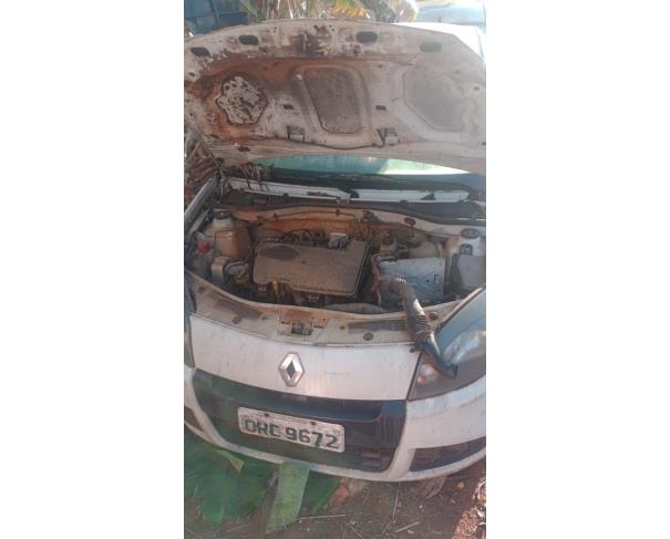 Foto de AUTOMOVEL RENAULT/SANDERO AUT1016V, ALCOOL/GASOLINA, BRANCA, 2014/2014, CHASSI: 93YBSR6RHEJ349839, RENAVAM: 01005776145, NO ESTADO EM QUE SE ENCONTRA.