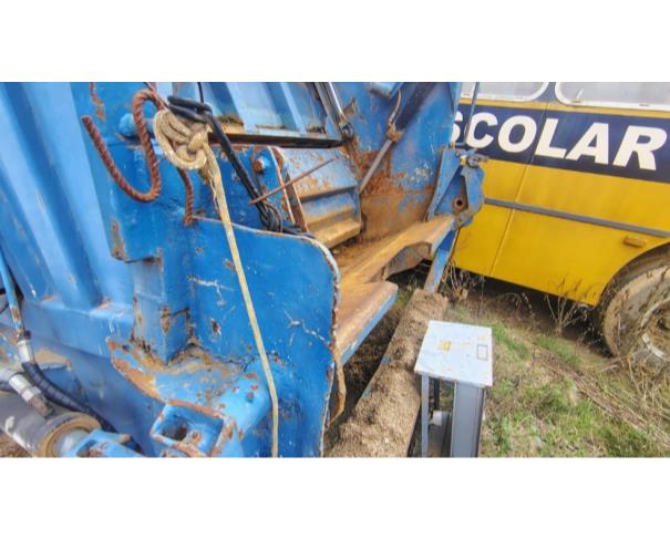 Foto de LOTE CONTENDO 01 COMPACTADOR, NO ESTADO EM QUE SE ENCONTRA.