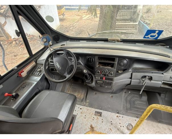 Foto de ONIBUS IVECO/SOULCLASS 70C17 HE, DIESEL, AMARELA, 2018/2019, CHASSI: 93ZL72C01K8481509, RENAVAM:01164113868 , NO ESTADO EM QUE SE ENCONTRA.