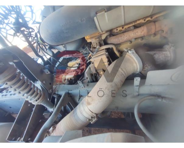 Foto de CAMINHÃO TRATOR VOLVO/FH 440 6X2 T, DIESEL, BRANCA, 2009/2010, CHASSI: ...51688, NO ESTADO EM QUE SE ENCONTRA.