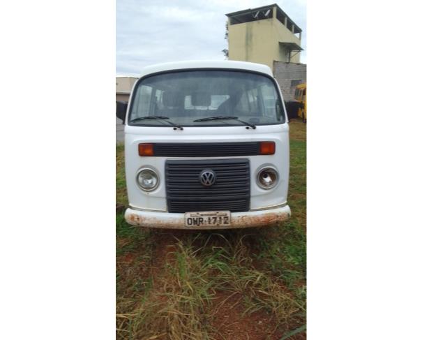 Foto de CAMIONETA VW/KOMBI, ALCOOL/GASOLINA, BRANCA, 9 LUGARES, 2013/2014, CHASSI: 9BWMF07X4EP014944, RENAVAM: 00654376409, NO ESTADO EM QUE SE ENCONTRA. 