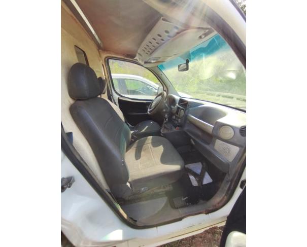 Foto de CAMINHONETE, FIAT/DOBLO RONTAN AMB2, 2013/2013, BRANCA, ALCOOL/GASOLINA, CHASSI: 9BD223153D2031450, RENAVAM: 00544622235, NO ESTADO EM QUE SE ENCONTRA.