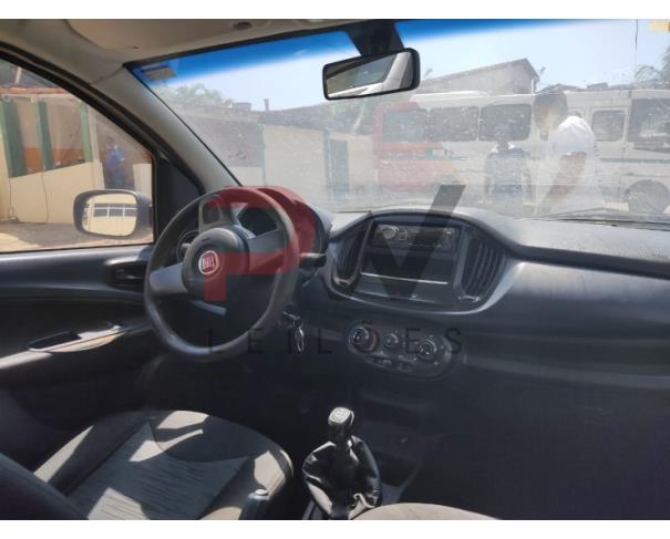 Foto de PASSAGEIRO / AUTOMOVEL FIAT/UNO ATTRACTIVE 1.0, ALCOOL//GASOLINA, BRANCA, 2018/2019, NO ESTADO EM QUE SE ENCONTRA. 