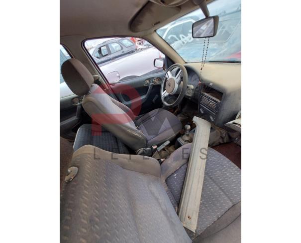 Foto de PASSAGEIRO / VW / GOL1.0 / PLACA: GVK-1772 /UF: MG / MUNICÍPIO: SÃO FRANCISCO / ANO FABRICAÇÃO: 2004 / ANO MODELO: 2004 / VERMELHA / CHASSI:9BWCA05X84T090363 /MOTOR: AZN140919 /RENAVAM: 00822748223, NO ESTADO EM QUE SE ENCONTRA.