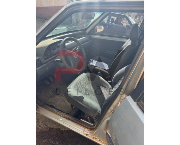 Foto de FIAT/UNO MILLE FIRE, FLEX, ALCOOL/GASOLINA, PRATA, 2007/2008, CHASSI: ...67811, NO ESTADO EM QUE SE ENCONTRA. 