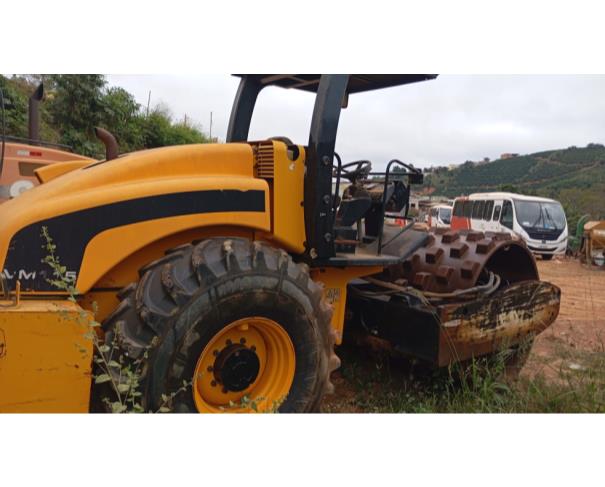 Foto de ROLO COMPACTADOR JCB, VM115, ANO 2010, CHASSI: GATVM115T01802719, NO ESTADO EM QUE SE ENCONTRA.