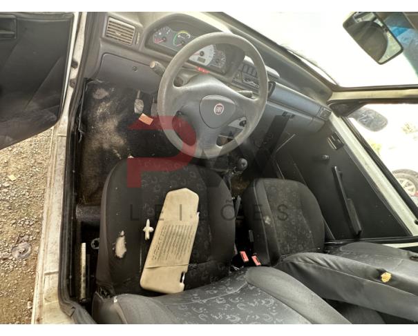 Foto de AUTOMOVEL FIAT/UNO MILLE ECONOMY, ALCOOL/GASOLINA, BRANCA, 2009/2010, CHASSI: ...93864, NO ESTADO EM QUE SE ENCONTRA.