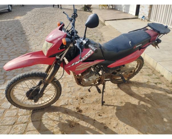 Foto de MOTOCICLETA, HONDA/NXR150 BROS KS, VERMELHA, 2006/2006, GASOLINA, CHASSI: 9C2KD03206R014077, RENAVAM: 00887676243, NO ESTADO EM QUE SE ENCONTRA.