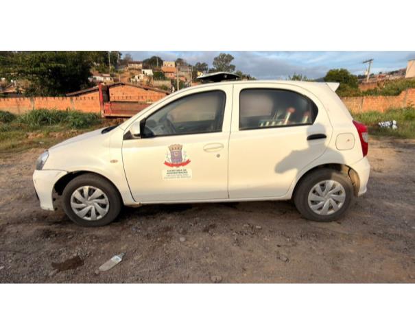 Foto de AUTOMOVEL, TOYOTA/ETIOS HB X 13L MT, BRANCA, 2018/2018, ALCOOL/GASOLINA, CHASSI: 9BRK19BT4J2111277, RENAVAM: 01150518496, NO ESTADO EM QUE SE ENCONTRA.