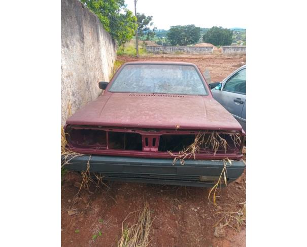 Foto de LOTE CONTENDO SUCATA DE VEÍCULOS, NO ESTADO EM QUE SE ENCONTRA.