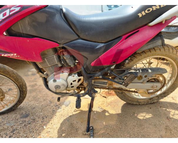 Foto de MOTOCICLETA, HONDA/NXR150 BROS ESD, VERMELHA, 2012/2012, ALCOOL/GASOLINA, RENAVAM: 484404660, CHASSI: 9C2KD0540CR563803, NO ESTADO EM QUE SE ENCONTRA.