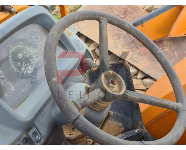 Foto de LOTE CONTENDO TRATOR BUDNY, 2015/2015, Nº DE SÉRIE: B1S484449, NO ESTADO EM QUE SE ENCONTRA.