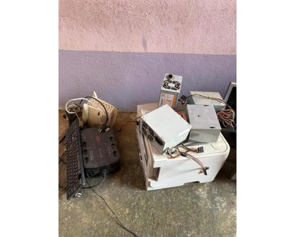 Foto de LOTE CONTENDO ELETRÔNICOS, TAIS COMO: NOTEBOOK, TELEVISÃO, IMPRESSORA, TECLADOS, ENTRE OUTROS.