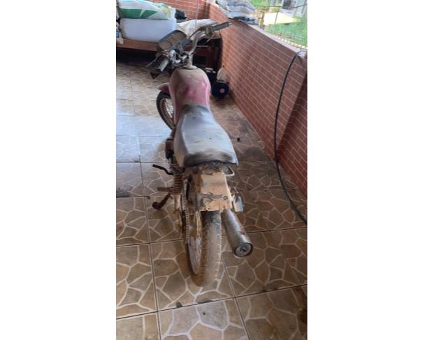 Foto de MOTOCICLETA, HONDA/CG 125 TITAN, VERMELHA, 1999/1999, GASOLINA, CHASSI: 9C2JC2500XR173877, RENAVAM: 730279529, NO ESTADO EM QUE SE ENCONTRA.