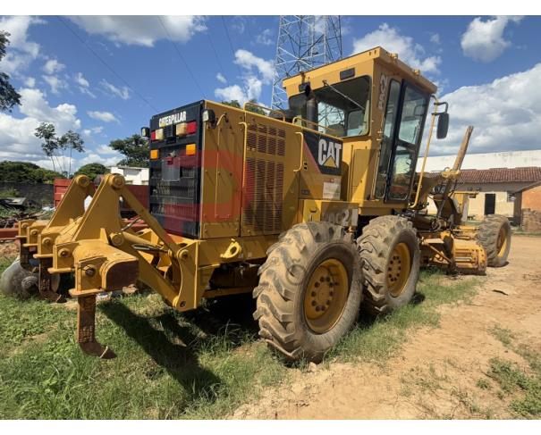 Foto de MOTONIVELADORA CATERPILLAR 120K, AMARELA, CAT0120KLJAP05278, ANO 2014, NO ESTADO EM QUE SE ENCONTRA.