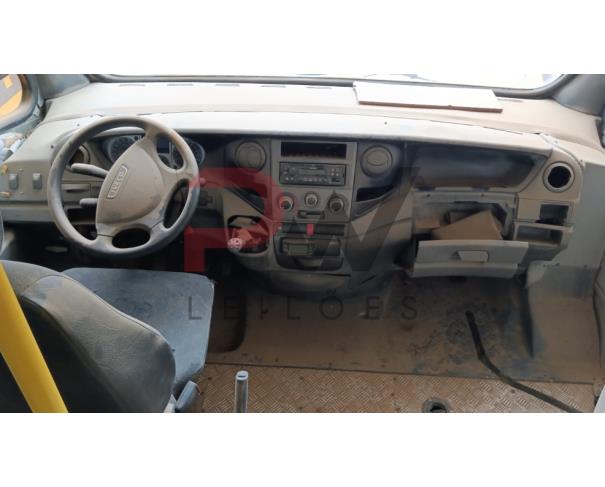 Foto de PAS/ONIBUS IVECO/CITYCLASS 70C17, DIESEL, 2013/2014,  AMARELA, RENAVAM: 00594771021, CHASSI: 93ZL68C01E8454695, NO ESTADO EM QUE SE ENCONTRA.