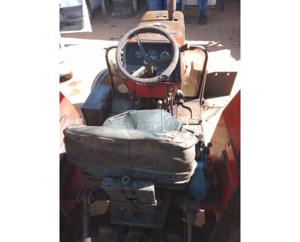 Foto de TRATOR MASSEY FERGUSON MF85, ANO: 1999, CHASSI: 000T275203C00175, NO ESTADO EM QUE SE ENCONTRA.