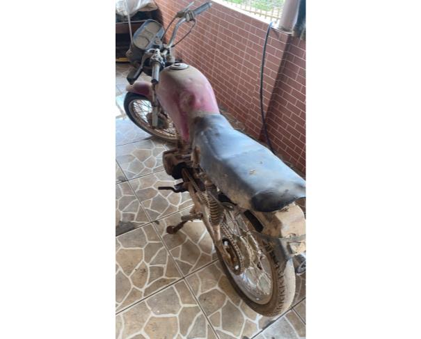 Foto de MOTOCICLETA, HONDA/CG 125 TITAN, VERMELHA, 1999/1999, GASOLINA, CHASSI: 9C2JC2500XR173877, RENAVAM: 730279529, NO ESTADO EM QUE SE ENCONTRA.