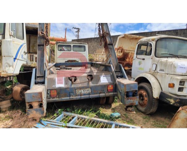 Foto de  CAMINHAO M.BENZ/1714, 1994/1994, DIESEL, BRANCA, CHASSI: 9BM682123RB014080, RENAVAM: 00625908155, NO ESTADO EM QUE SE ENCONTRA. ESTÁ COM IMPLEMENTO BROOK MONTADO NO CHASSIS.