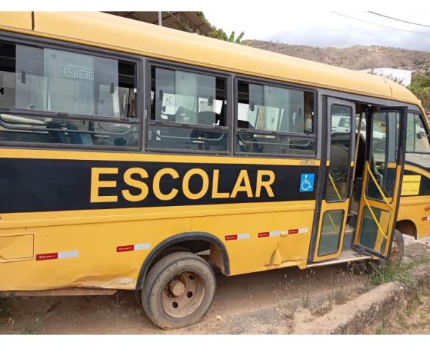 Foto de PAS/ ONIBUS MARCOPOLO/VOLARE W8, DIESEL,  AMARELA, 2011/2012, CHASSI:...40476, NO ESTADO EM QUE SE ENCONTRA.