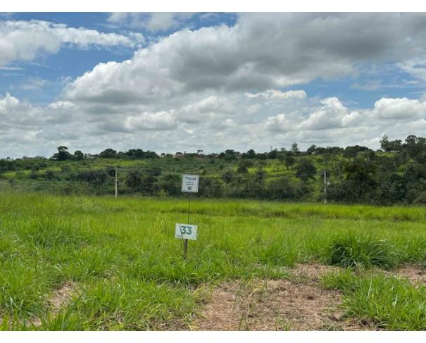 Foto de Chácara 33, Quadra 05, localizada na Rua F, no Chacreamento Espelho D’Água, em Abaeté/MG, com área total de 1.000,00 m², matrícula nº 29.097 do CRI de Abaeté/MG.