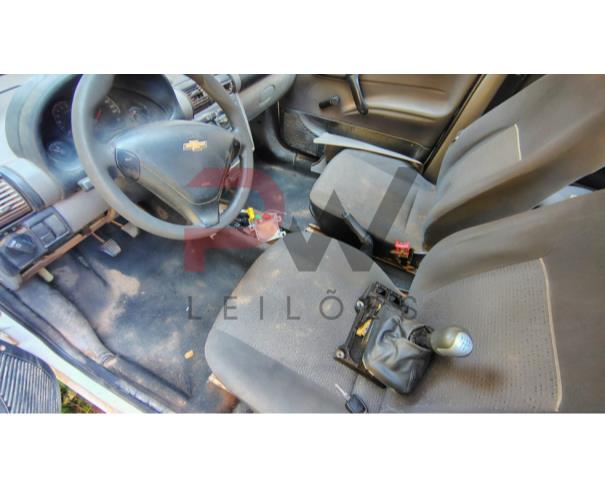 Foto de I/CHEVROLET CLASSIC LS, ALCOOL/GASOLINA, BRANCA, 2014/2015, CHASSI: 8AGSU19F0FR105792, RENAVAM: 01015177082, NO ESTADO EM QUE SE ENCONTRA. 