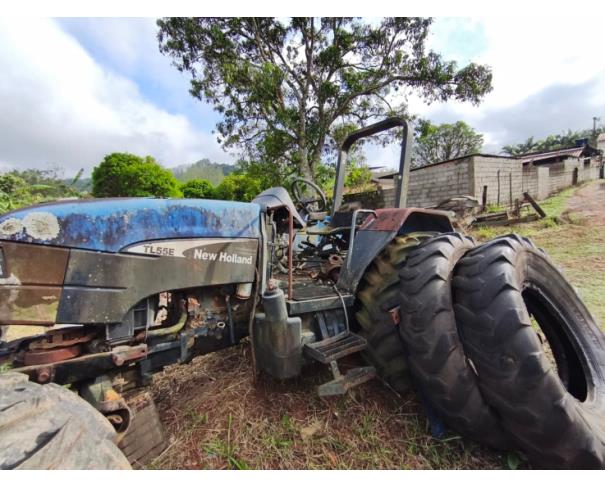 Foto de LOTE CONTENDO TRATOR DESMONTADO NEW HOLLAND TL55E, ANO 2003, NO ESTADO EM QUE SE ENCONTRA.